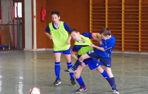 Les U13 en tournoi futsal à St Jean de Bournay